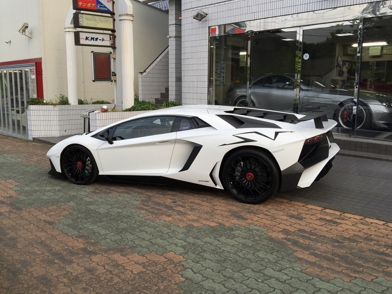 ランボルギーニ アヴェンタドール LP750-4 SV ディーラー車 中古車